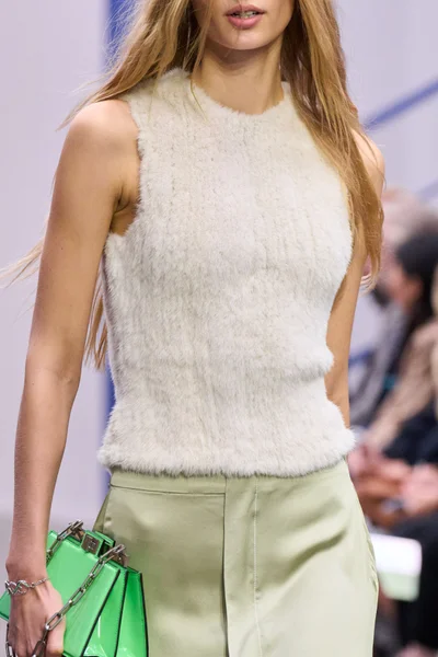 Look 35